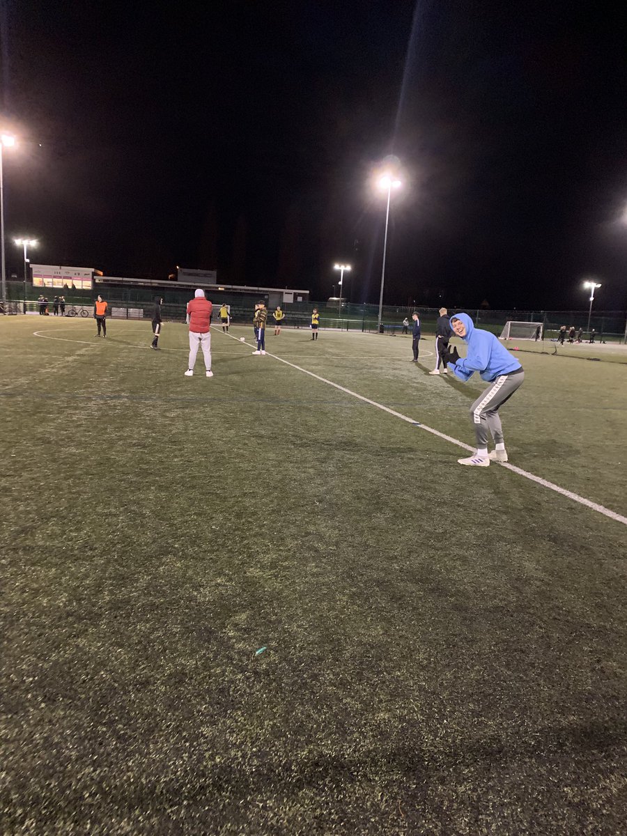 InterUrMisses's tweet photo. Starting and Finishing team.
George
Dan Bevs
Ryan Aidan 
Chang https://t.co/nW8bOC44UC