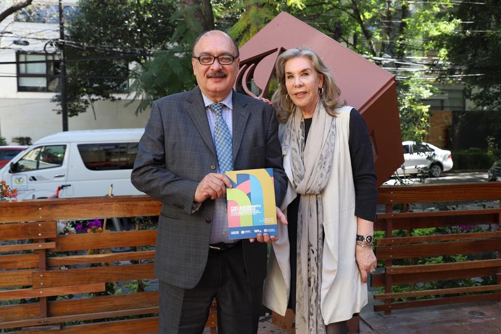 JAPContigo's tweet photo. Cuenta el #TercerSector con un libro básico de Fortalecimiento Institucional de la Sociedad Civil en México, los autores son @jacquelbutcher, Gemma Puig y Rodrigo Villar. Orgullosamente la #JAPDF formó parte del grupo aliados del Proyecto Rutas para Fortalecer. https://t.co/bWh3yTE6oD