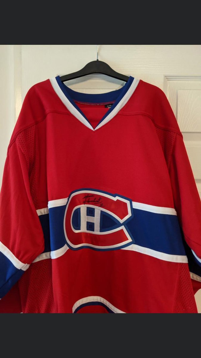 phanforce's tweet image. More items added on Phanforce Auction Page on Facebook.... take a peek 👀 ...... Micheal Owen signed shirt plus more.....