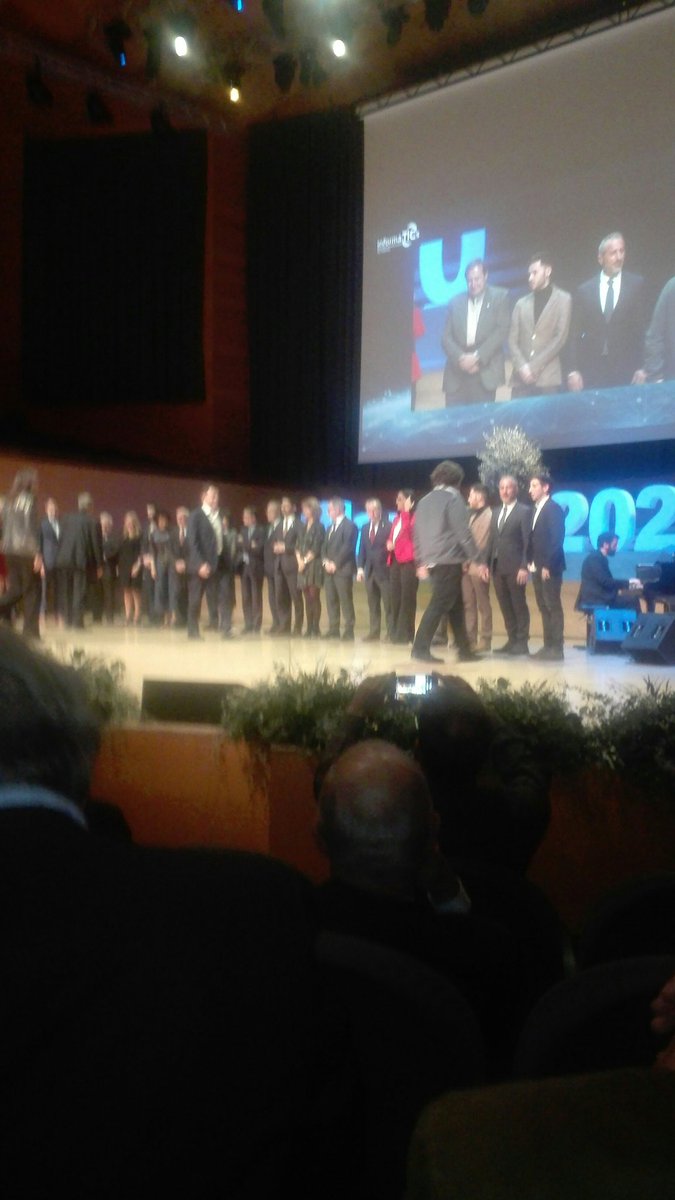 witprofcom's tweet photo. Celebrant els premis d'enginyers @telecoscat @COEINF #LaNit2020 https://t.co/pHtJkUUBWD