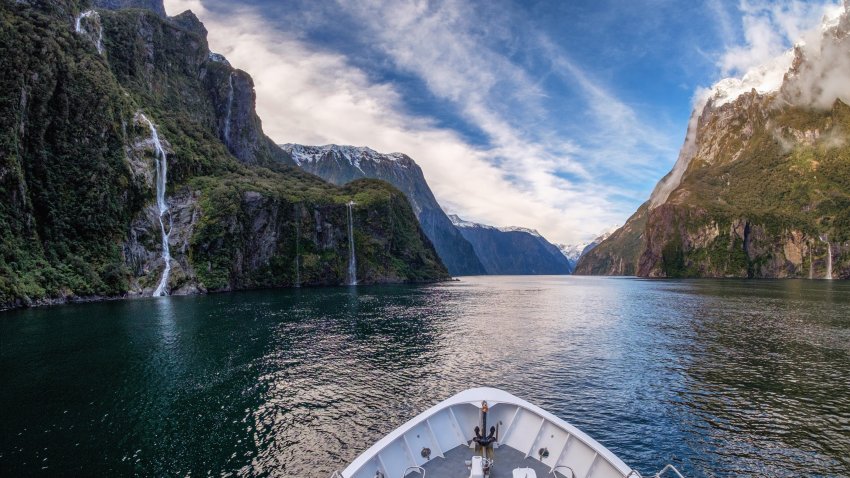 outsidemagazine's tweet photo. New Zealand's South Island is undoubtedly one of the world's most beautiful places, where golden beaches and dense rainforests border the snow-capped Southern Alps and adventures are endless. Here's our definitive travel guide: https://t.co/GKkjglAROZ https://t.co/AEw9thUEQl