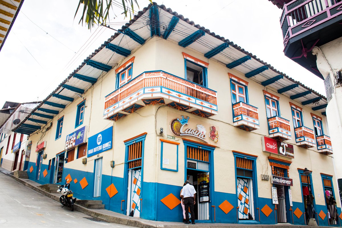 CPTUR_Col's tweet photo. Risaralda Pueblos con encanto es una iniciativa que busca fortalecer el turismo a partir de la riqueza cultural con que cuenta el departamento. 

Conoce más de esta iniciativa que recibió reconocimiento por parte del CPTUR en la categoría Cultural:  https://t.co/EV9nBmg4ZJ https://t.co/xaiMVCASkw