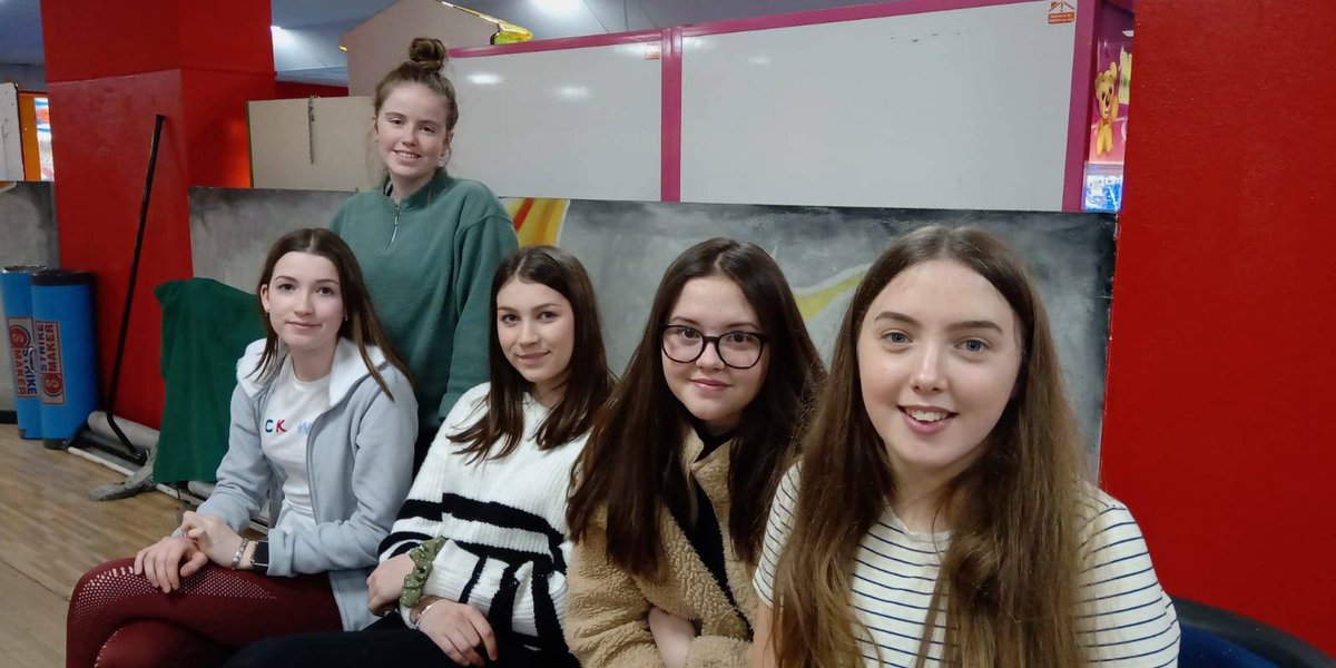 HHVCSchool's tweet photo. A fun night at the bowling alley in Italy. https://t.co/4gOUne2l4N