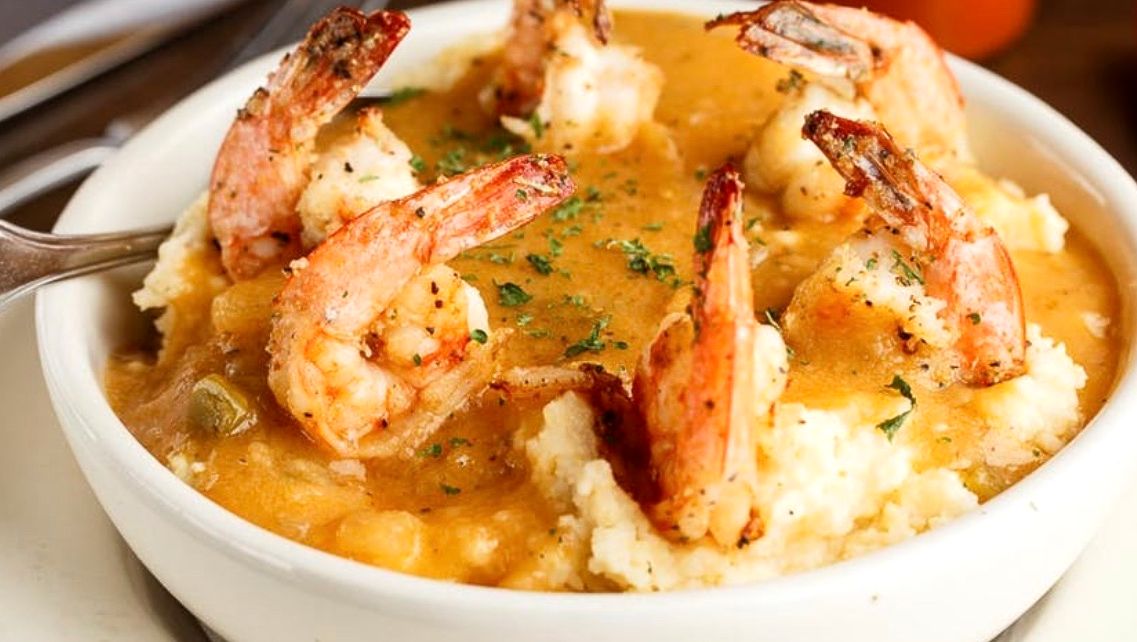 It's never a bad time for Shrimp and Grits! 😋 You'll always find your favorite comfort food at Ralph &amp; Kacoo's.