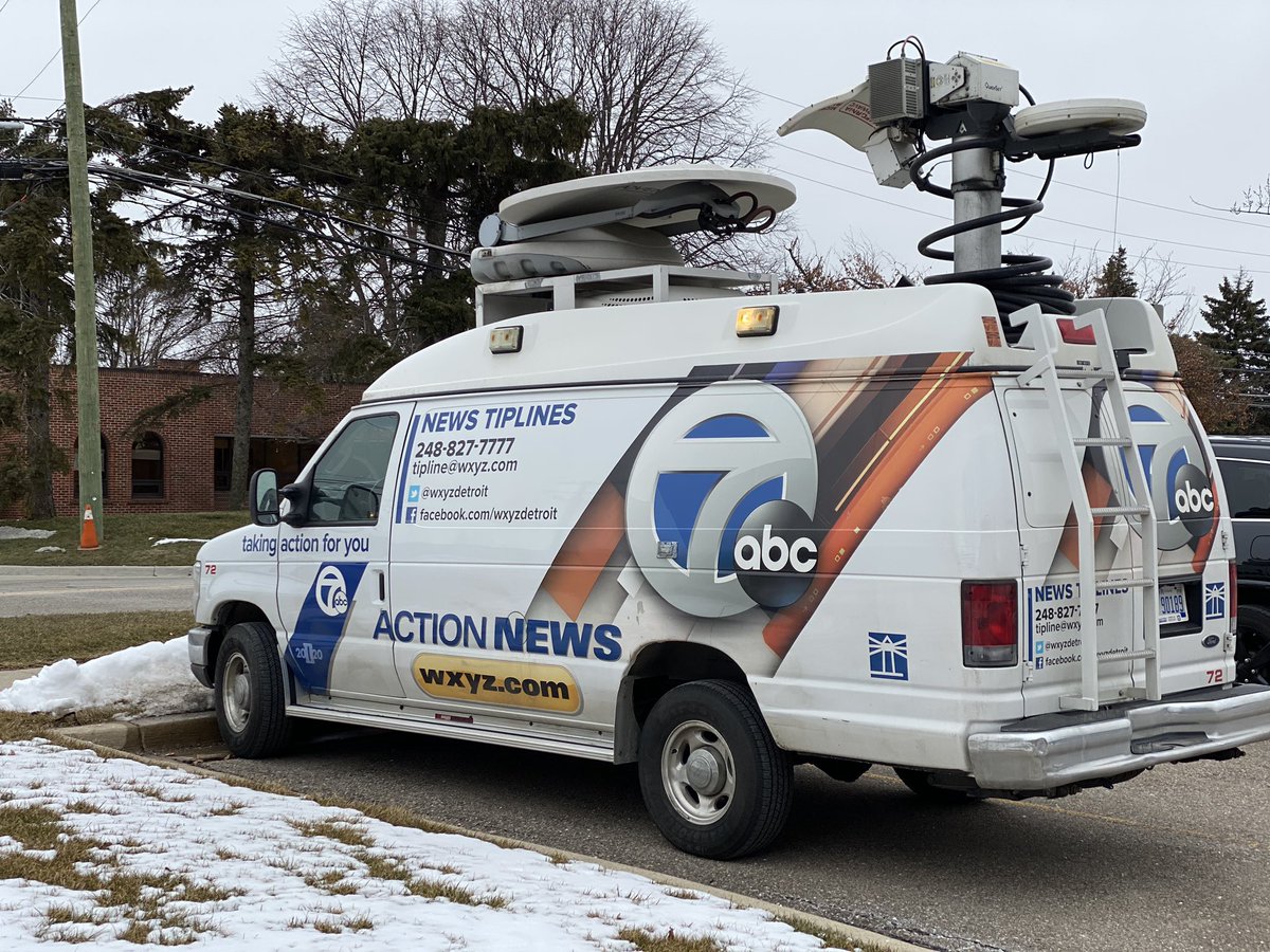 TwpPolice's tweet photo. Check out @wxyzdetroit tonight for an exclusive interview with Police Chief Langmeyer and Fire Chief Morin from the Bloomfield Township Fire Department. The Chiefs will discuss the state of the departments. #BestPD #BestFD #GetTheFacts https://t.co/xjvNRGmRFD