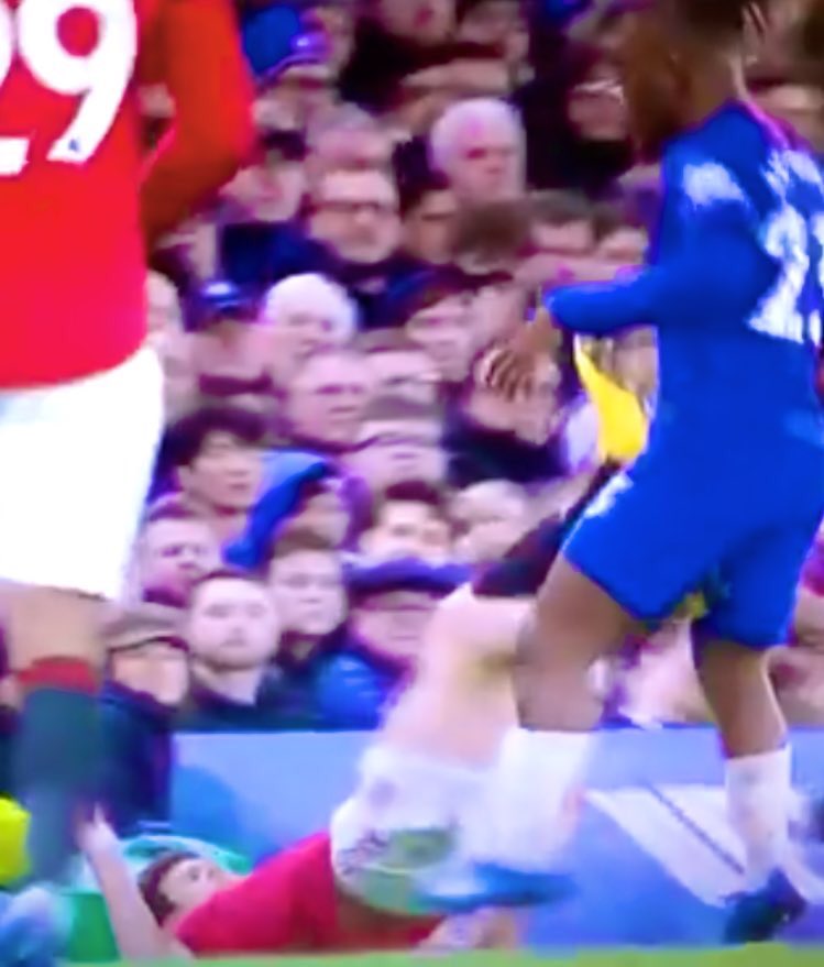 LastWordOnSpurs's tweet photo. 🔴 Harry Maguire: Play On
⚪️ Heung-Min Son: Red Card

😳 No Words

#THFC #COYS https://t.co/iyWUNyBWCz
