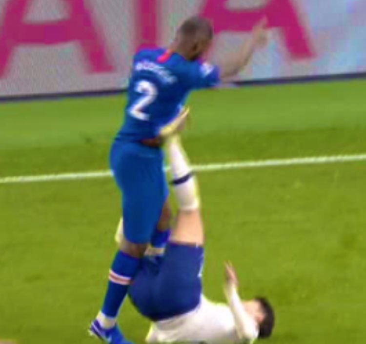 LastWordOnSpurs's tweet photo. 🔴 Harry Maguire: Play On
⚪️ Heung-Min Son: Red Card

😳 No Words

#THFC #COYS https://t.co/iyWUNyBWCz