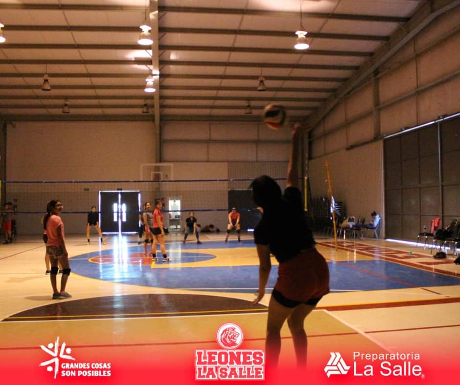 Deporteslasalle's tweet photo. Equipo Femenil de Voleibol de Preparatoria La Salle de Torreon 🦁preparándose para los #Interprepas2020 #RutaObregón2020 ⭐️
¡Éxito atletas!💪🏽
#LaSalleLaguna #FamiliaQuePerdura #SomosLEONES https://t.co/sRKyE4WQcD