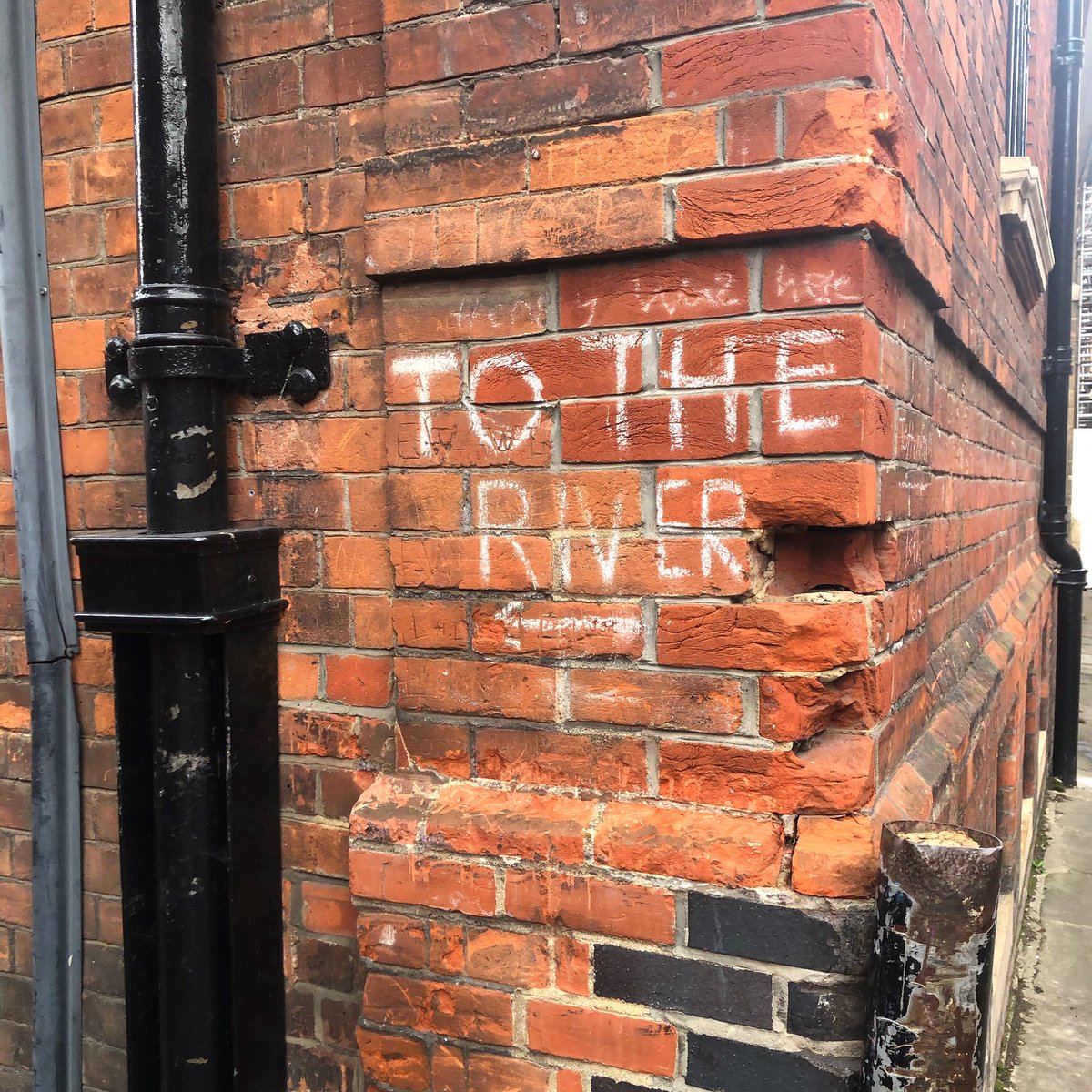 I’m not sure why, but I always smile when I turn the corner and see this on the wall. I guess it’s because it’s so quintessentially Cambridge.