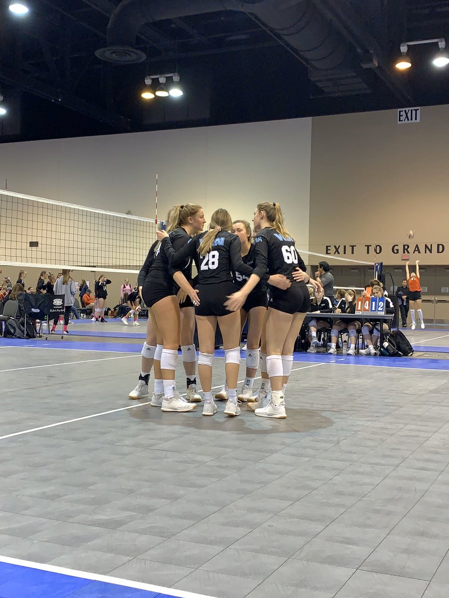 essiewhy's tweet photo. Cameron’s team had a great run at the #AsicsPresidentsDay tournament in Omaha and came away with 3rd place. The girls did a great job! @VCNebraska https://t.co/EINQl8qEWR