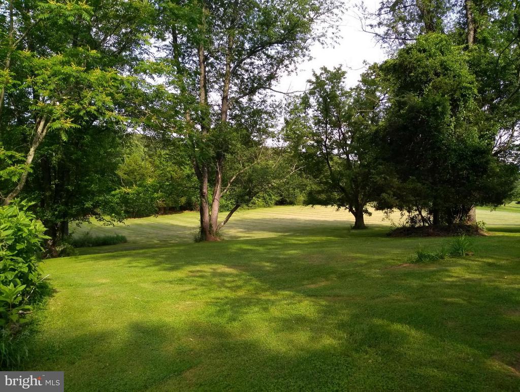 ROCKSTARBEX's tweet photo. See a virtual tour of my listing on 14 Gregg Court #Brookeville #MD  #realestate https://t.co/XO0ZmMMmdf https://t.co/6D2B69yop0