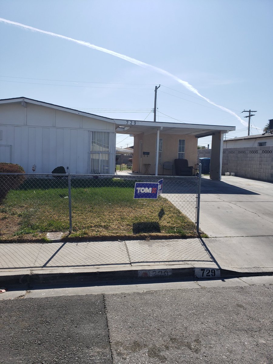 MiguelZapataNow's tweet photo. I love seeing tom yard signs when im canvassing! #NevadaForTom Go Early Vote at your nearest Early Voting Site #NevadaDemocrats #NevadaCaucus #Nevada #Tom2020 #TeamTom #NorthLasVegas @TomHQ #caucusfortom #peopleoverprofits #MondayMood #MondayMotivation https://t.co/zxushVnYuO