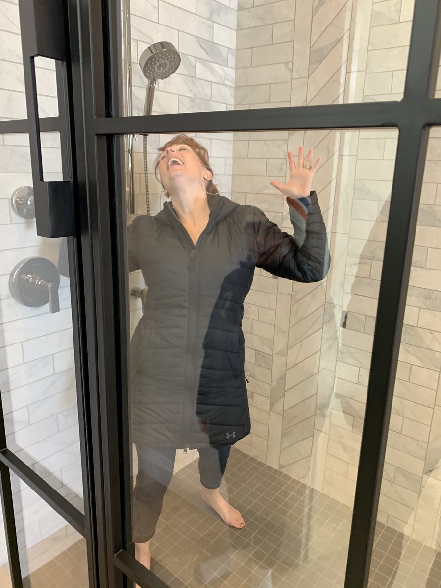 kymsimon's tweet photo. Happy #FamilyDay!! What interesting/wierd things do you do?One thing we’ve done for many years is check out the @FHLottery homes! We love seeing the different and beautiful designs! P.S - I love #lights, #showers and #grandpianos #crazyredhead #lovemyfamily #luckygirl https://t.co/YD21TjGVyI