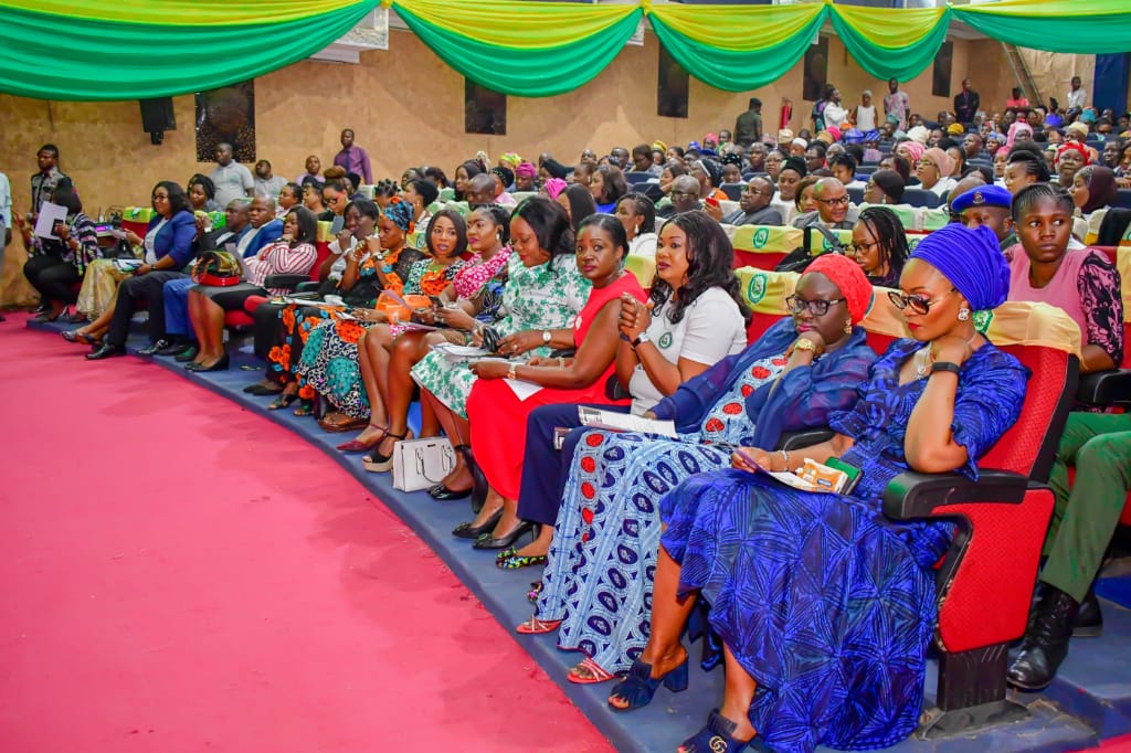 hon_page's tweet photo. Earlier today, the office of the First Lady of Ogun State commenced a 3-day forum for Health, Education and Social Care Professionals in Abeokuta tagged : The holistic care of children &amp; youths with special needs (a multidisciplinary approach).
@dabiodunMFR @OGSGofficial https://t.co/sbPcYErgWP