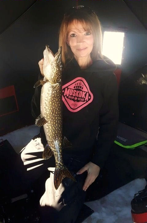 KristaFishes613's tweet image. I got what I was lookin for! #Streamside #GirlsWhoFish #Pike #CatchAndRelease #Gofishinontario #SunshineAndSmiles 🌞🎣😎💚