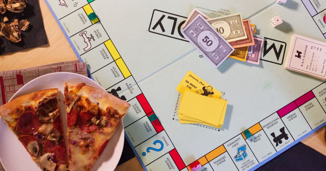 Board games and pizza - the perfect Family Day activity! 🍕🎲

Do you risk playing Monopoly on Family Day?