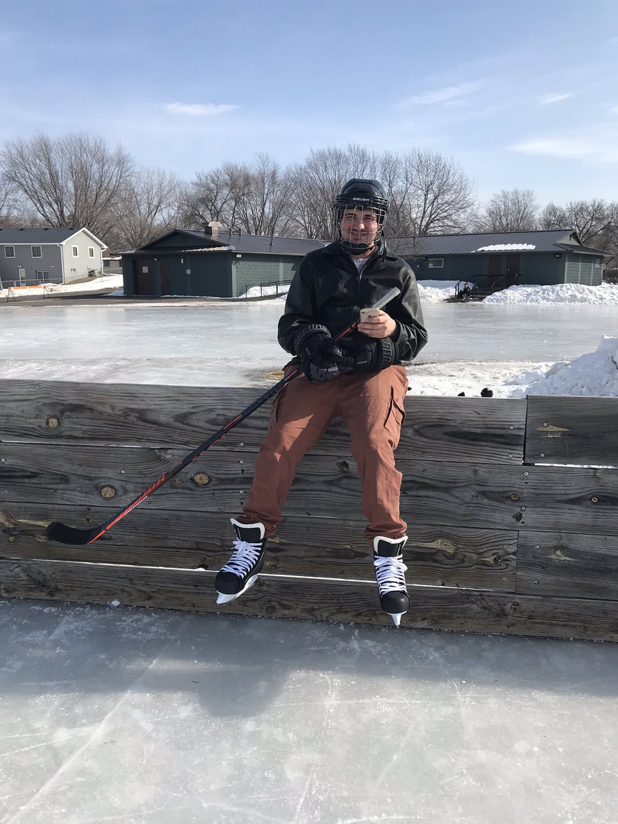 briana_mad's tweet photo. These #warriorvip Alpha DX mitts and @BiggieFunke Prostock QRE come in handy when your little (big) brother decides he wants to learn hockey! Safe to say he's a @WarriorHockey fan. https://t.co/4fTPG13VEV