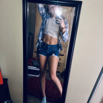 _cortney_4's tweet photo. #NewProfilePic https://t.co/wP7eAePDfA