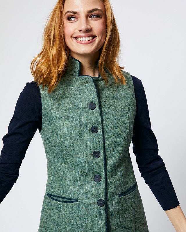 katherinehooker's tweet photo. The Patmos waistcoat is perfect for city and country ✨
.
.
.
.
.
.
.
.
#londondesigner #luxurydesigner #springwardrobe #vscofashion #classyandfashionable #ootdwatch #ootdfash #personalstyle #thefashionforce #closetjunkie #fashion_land #minimalstreets… https://t.co/bMFs50bwRH https://t.co/SSJjJ6Og9V