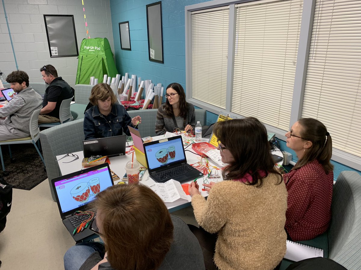 a5disteam's tweet image. Equipping our @AndersonFive Media Centers and Middle School Tech Teachers with MakerSpace tools. #Bosch #vision5 #a5media @Ozobot @makeymakey @BeebotCo