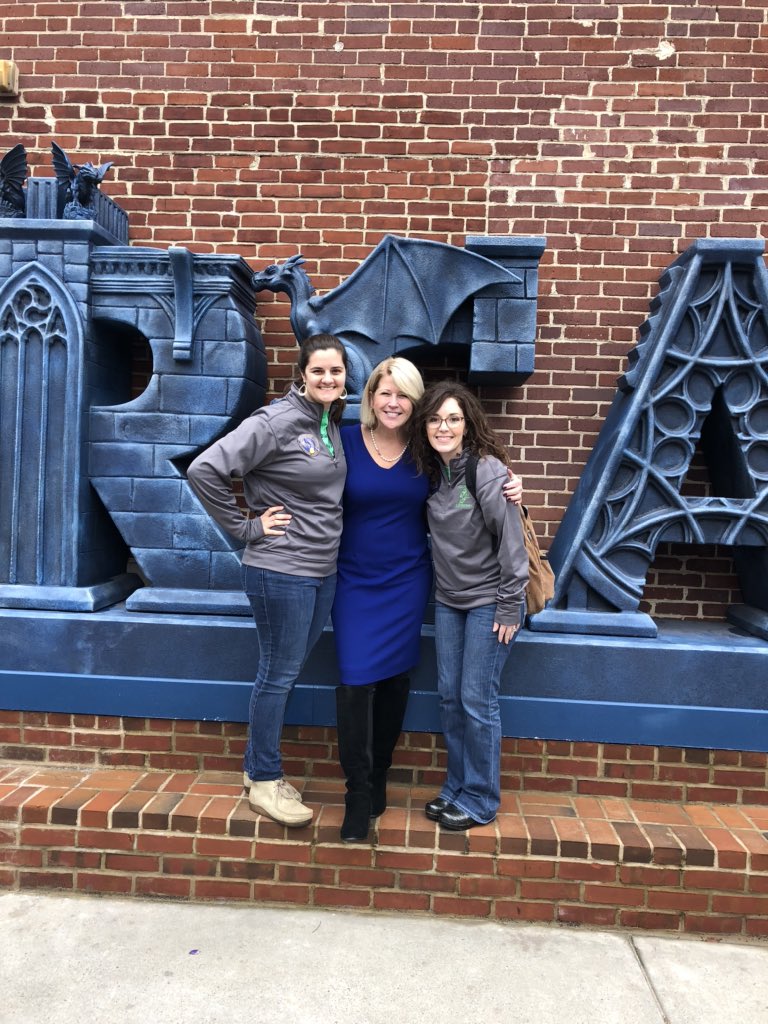 So inspired after visiting the @ronclarkacademy today! Thank you @mrronclark_ and @kimbearden for an amazing day! #rcaexp @HESHORNETSROCK @saludaschools