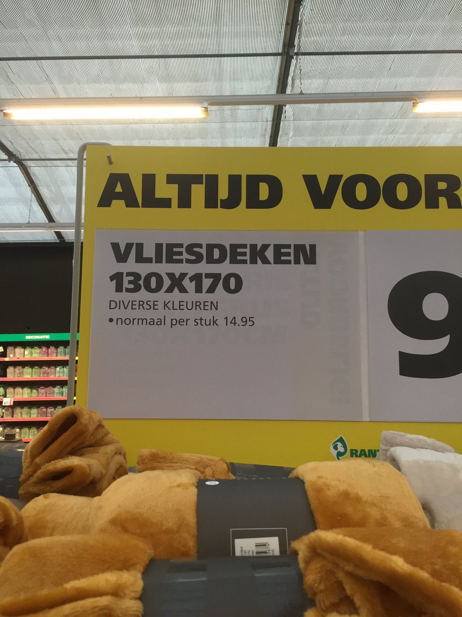 YtheCount's tweet image. Lekker warm zo’n vliesje... #ranzijn @Taalvoutjes