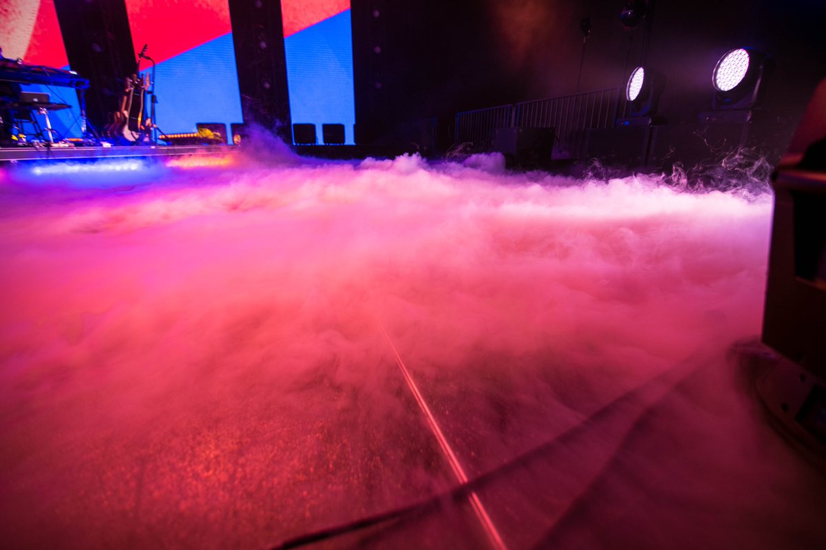 alleffectspr's tweet image. The best feeling in the world, standing on a cloud of dry ice. #AllEffectsPR