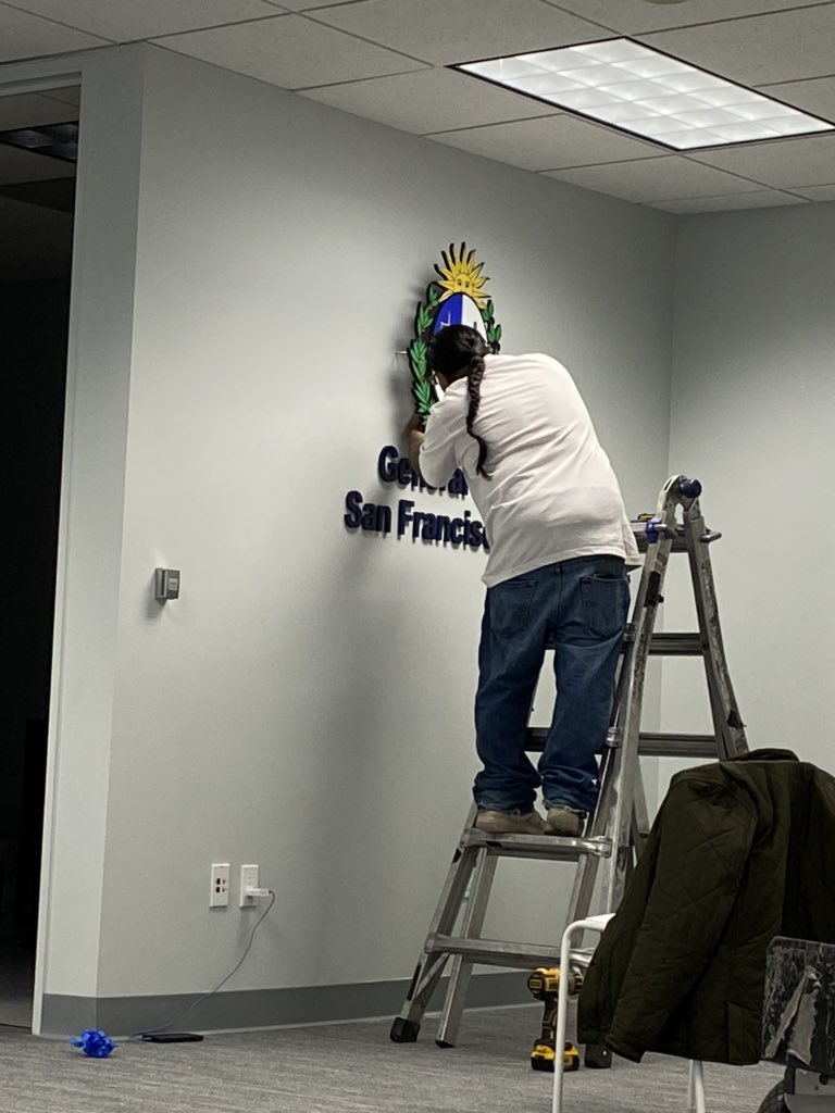 gonzalezneryh's tweet photo. El Consulado @CGSanFrancisco está oficialmente inaugurado! Muchas gracias a todos los que apoyaron desde el 1er día. En especial, a la familia, a las empresas y emprendedores que creen en esto, y a los buenos colegas que apoyaron siempre. https://t.co/iUpusQRNkS