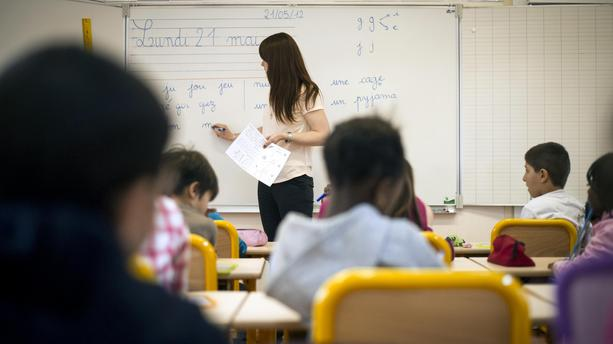 La discipline dans la classe. Article de l'INSPE de Grenoble.
Document argumenté et prenant appui sur des réf théoriques. Très riche et instructif !
#enseignants #eleves
espe-rtd-reflexpro.u-ga.fr/docs/sciedu-ge…