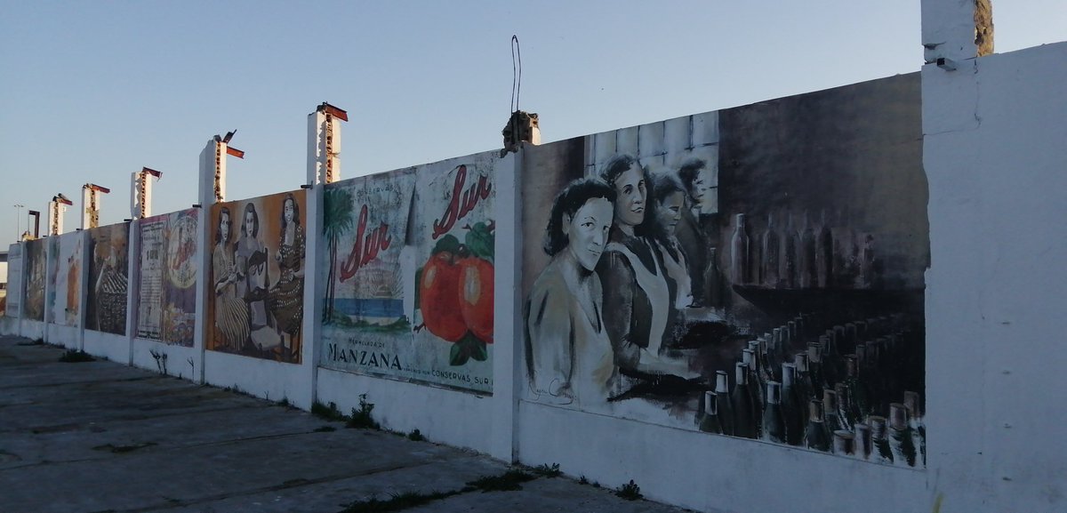 Mural de mujeres trabajando en la industria de las conservas. El Puerto de Santa María