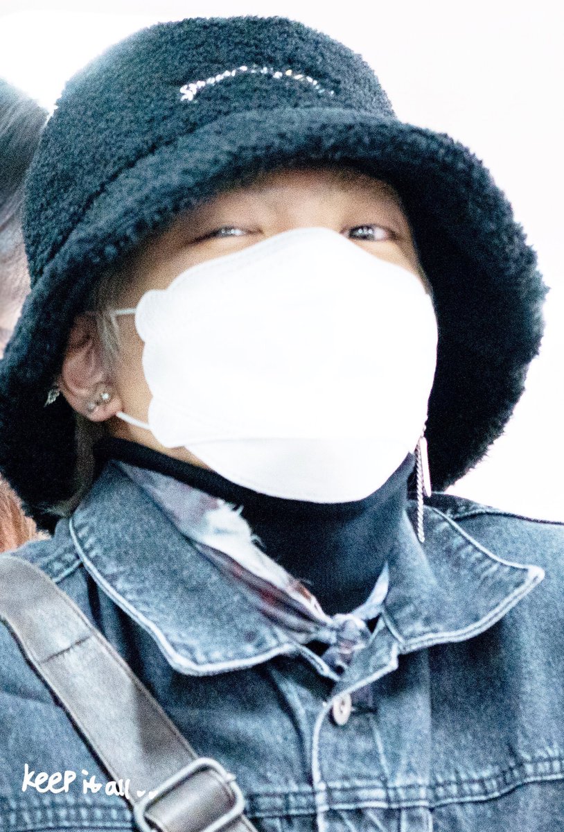 𝙙𝙖𝙮 44you looked super fluffy today my sunshine!! even though you had a mask on i was so happy to see your eyes turning into little crescents bc then i know you’re smiling and feeling happy. i love you with my whole heart