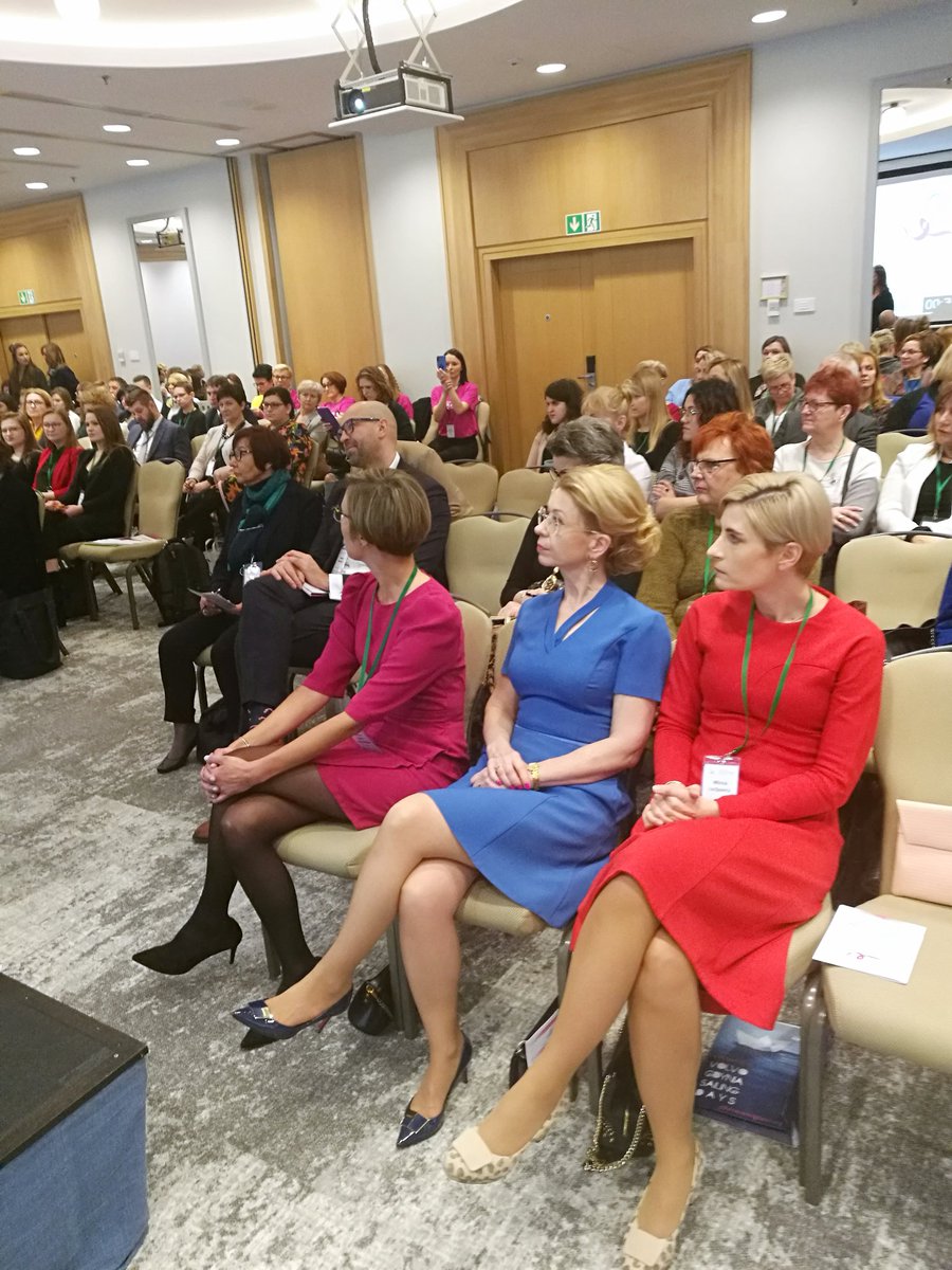 JulianMalicki's tweet photo. Breast cancer in young women. This important topic was debated in Greater Poland Cancer Centre in Poznan. Oncologists, Scientists, Patients and Policy Makers attended. https://t.co/0wxwClD6Om