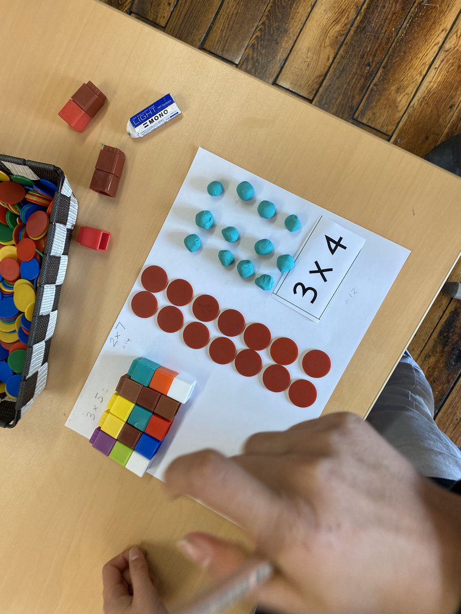 MrsStaceyHarra's tweet image. Having fun with multiplication arrays #maths #learningatKIS