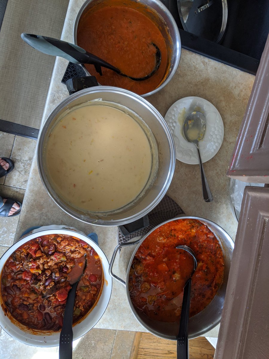 janet_ep's tweet photo. 3 different soups &amp; 1 chili for Family Day. Easy to use healthy Canadian crops when you read the labels in the grocery store. #HealthyFood #Canadiangoodness https://t.co/od9XjI02S3
