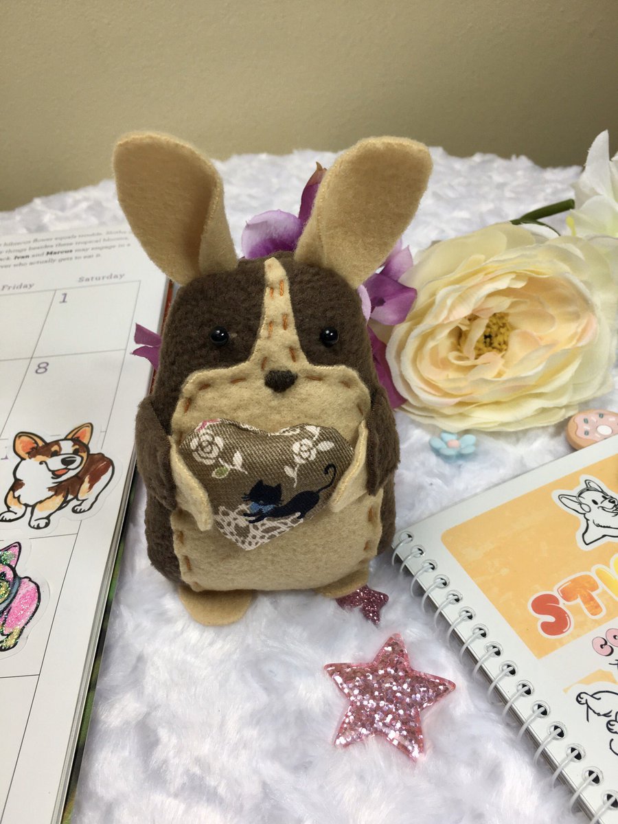 imkimeShop's tweet photo. Experimenting! #fluffmonger #fluffmongerpatterns #plush #plushes #plushiesofinstagram #plushies #plushiecommunity #plushie #plushielife #plushtoys #corgiplush #corgi #bunny #corgibunny #stuffed #stuffedanimals #stuffedanimalsofinstagram #lovey #cute #cutie #heart #love https://t.co/QrSgO2ZRhv