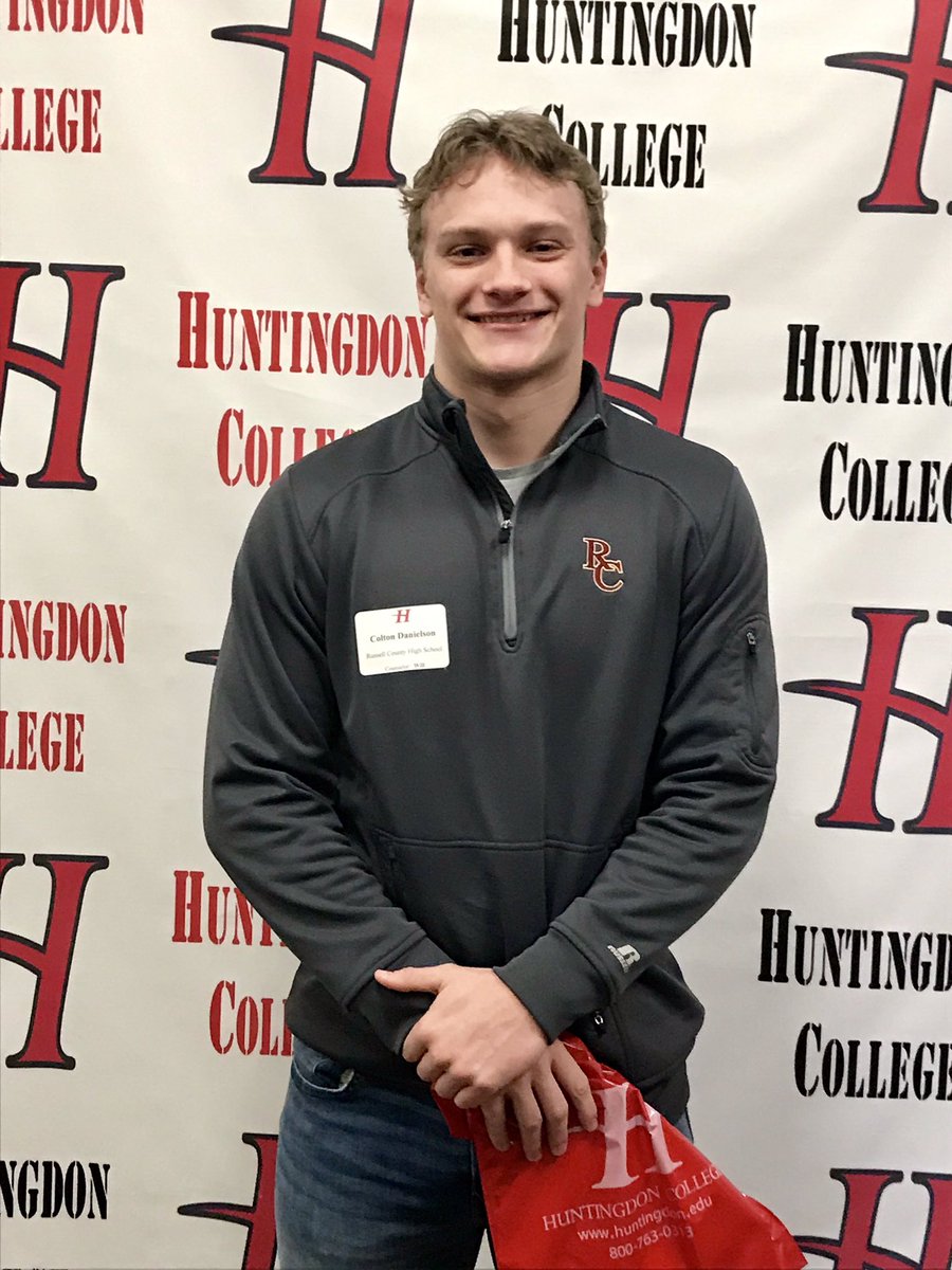 cdanielson60's tweet photo. Enjoyed a visit to Huntingdon College today. Coach Oliver, it was nice meeting you and the wrestling team. Thank you for the tour. @CoachMattOliver @HC_MenWrestling @HuntingdonColl @HCHawksSports https://t.co/fcD0WXJM7b