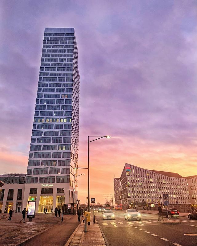 liquid_black's tweet photo. Pushed the colours a little with #snapseed but the sunset that evening was stunning
#sweden #malm�� #skåne #architecture #shotOnPixel https://t.co/XhAIlYtTg2