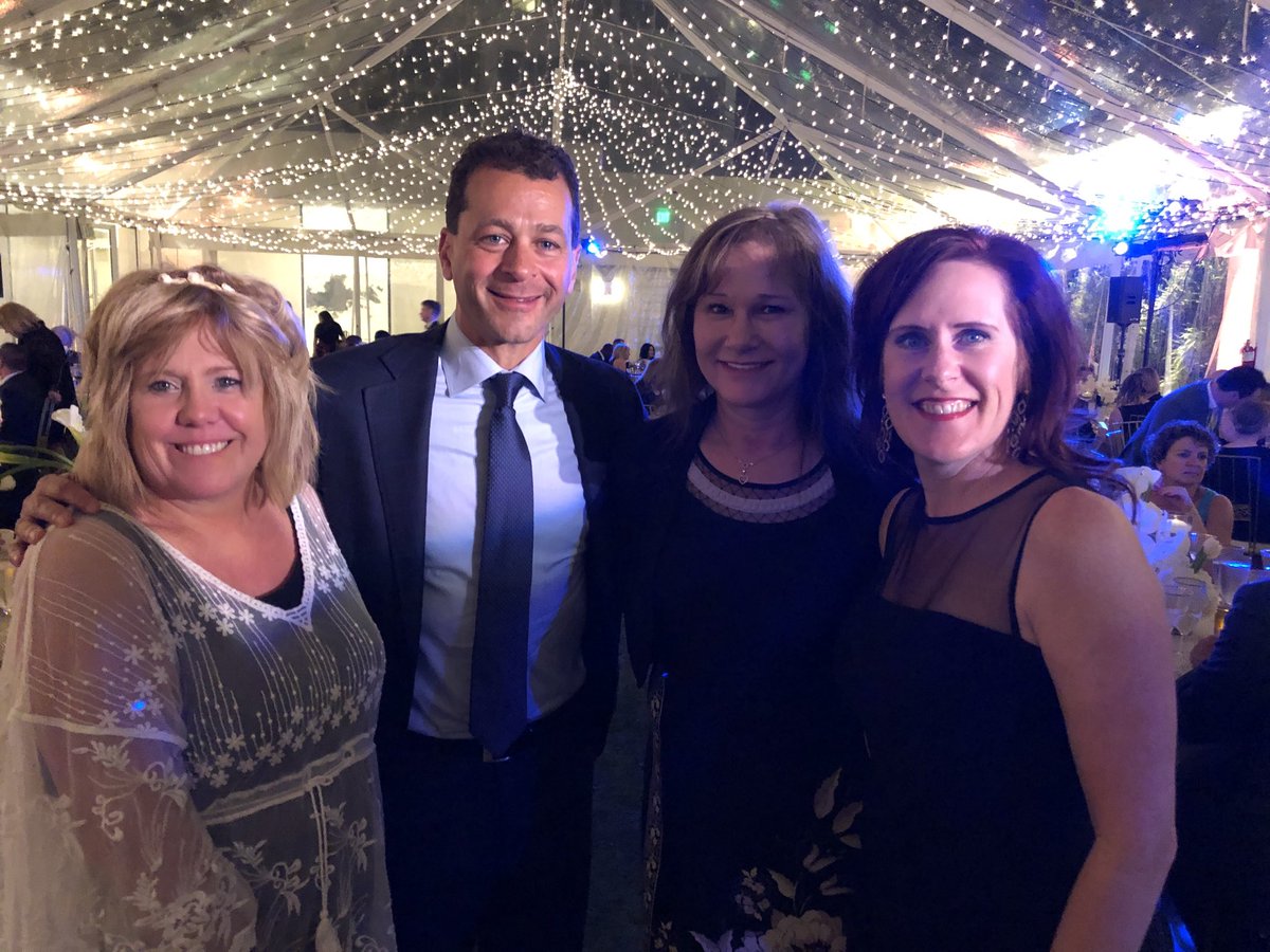 Champions 2020 with amazing people and great leaders ! Thank you Beverly Hills Hollywood for an amazing week ! #Calgarygirls #newfriends ⁦<a href="/BeatonNicole/">Nicole Beaton</a>⁩ ⁦<a href="/robghazal/">Robert Ghazal</a>⁩