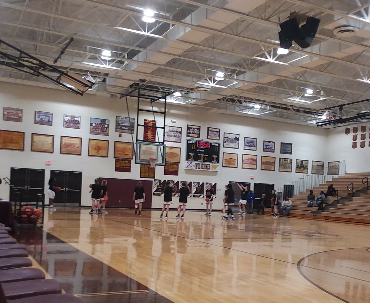 BrianPeahuff's tweet photo. I'm covering my first "game" in probably two years tonight in Woodruff. There are several reasons why I'm not able to cover as much, but mainly it's because I'm old!

I'm just glad that I'm still able to do a little bit... https://t.co/gsHtPqDrsx
