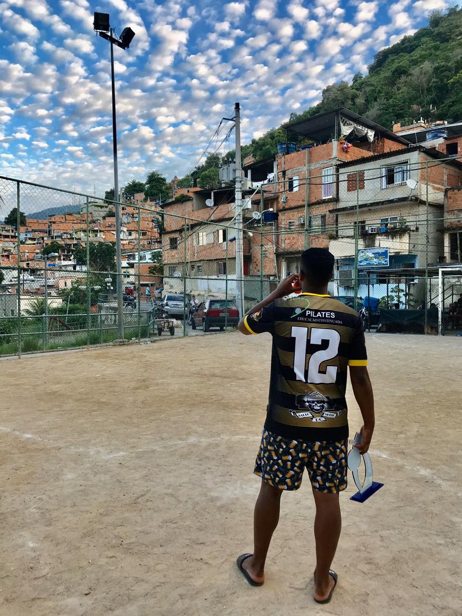 peixinhosilva12's tweet photo. Meu nome é favela 🎶

Que seja o primeiro de muitos com o manto da minha comunidade ,  aonde nasci e cresci 🙌🏆 https://t.co/CJJB7skNc3
