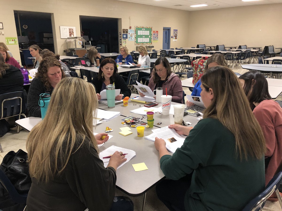 ProjectAuSome's tweet photo. We have #Pridein5 for getting to work with amazing educators on ways to make more of an impact on the social/emotional learning for all students. We are so proud to #Teachin5 with so many amazing educators that strive to #BeTheChange everyday! https://t.co/KahFM8oUQL