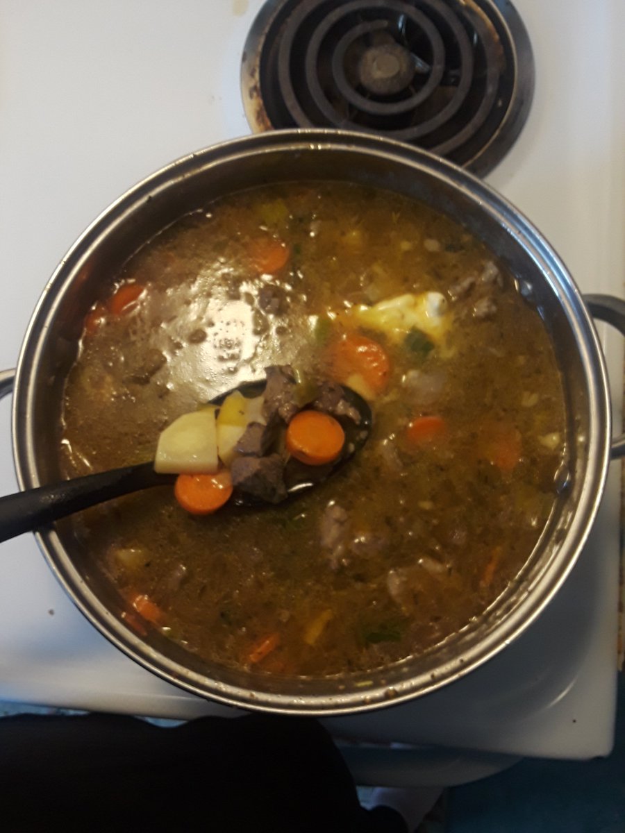 sheholygiggles's tweet photo. Irish Lamb Stew 🐑💋👏💜
#2morehours https://t.co/uXNoUQhBmE