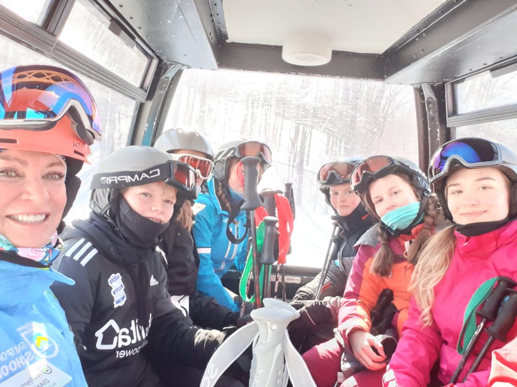 TGAS_PE's tweet image. Intermediates enjoying their third day with their excellent instructor Diane #TGSkiUSA