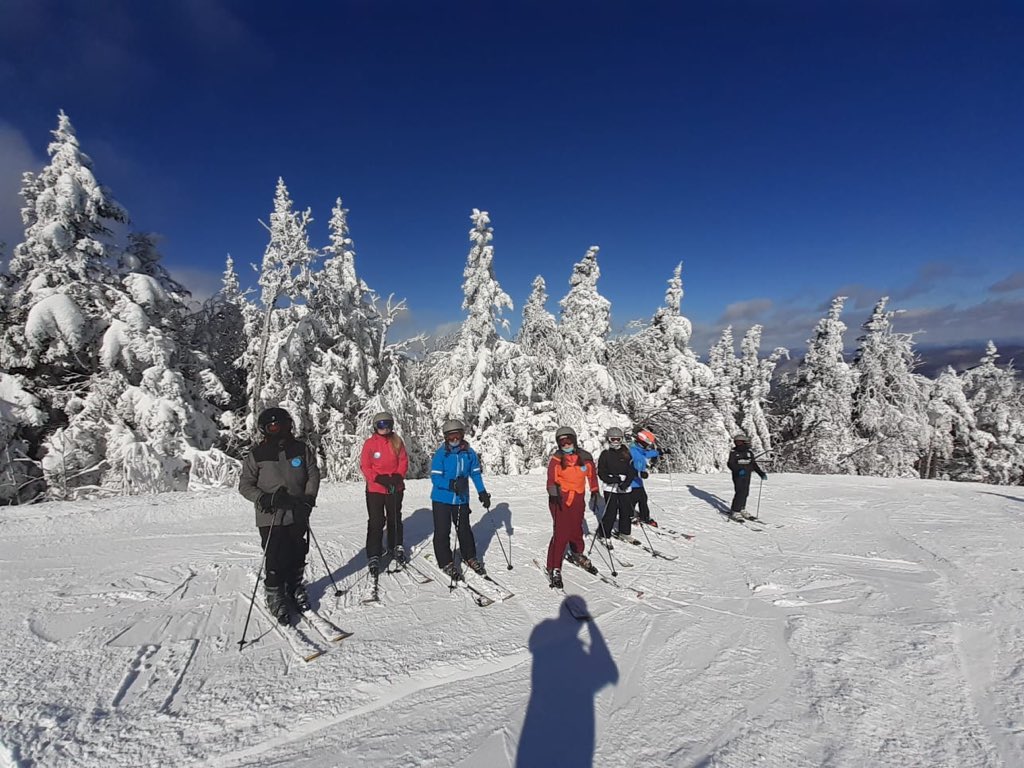 TGAS_PE's tweet image. Intermediates enjoying their third day with their excellent instructor Diane #TGSkiUSA