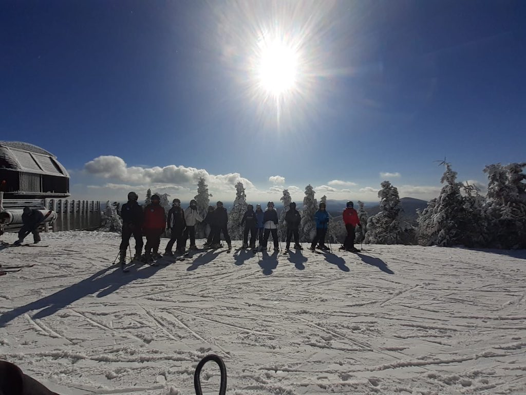 TGAS_PE's tweet image. Intermediates enjoying their third day with their excellent instructor Diane #TGSkiUSA