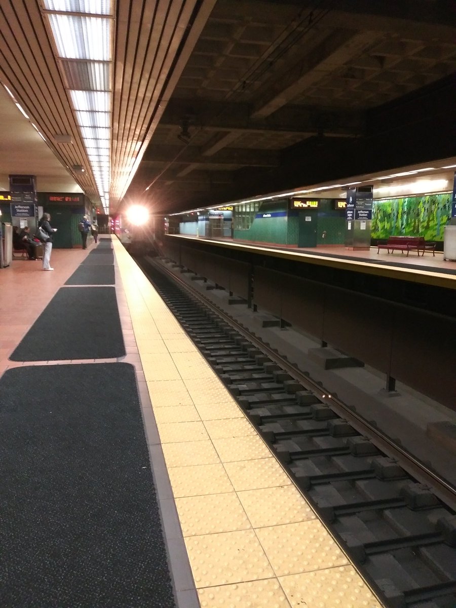 BBrusch2's tweet photo. #MondayTrain #MondayMotivaton #septa #PublicTransportationWorks #HeadingHome Taking the train @SEPTA_SOCIAL @SEPTAPHILLY @PhiladelphiaGov https://t.co/rOorDenObQ