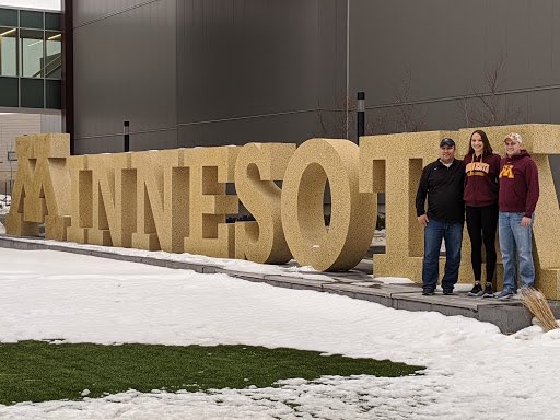MaggieCzinano's tweet photo. I’m blessed to announce my commitment to continue my basketball career at the University of Minnesota 〽️ &amp; play against my sister in the Big Ten! I’m coming for you @MCzinano  #SkiUMah https://t.co/XQTXX7HXap