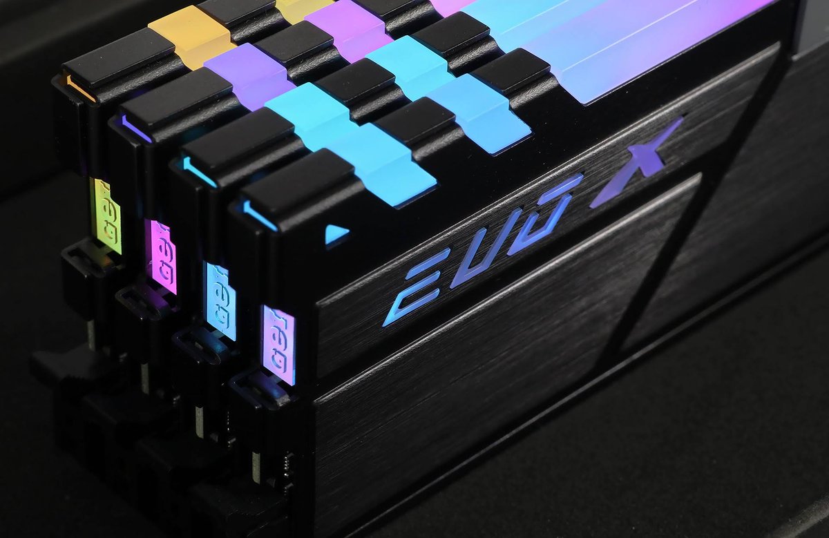 GeILMemory's tweet photo. Hit all the marks for your next gaming rig with the #GeILMemory EVO X II!
Featuring an Addressable #RGB LED #Cableless design, and slick aluminum heat spreader!
#PcGaming #PcMemory #Gaming #PcGamer #PcMasterRace #PcComponents #Tech #memorykit https://t.co/sZqtI5GFVV