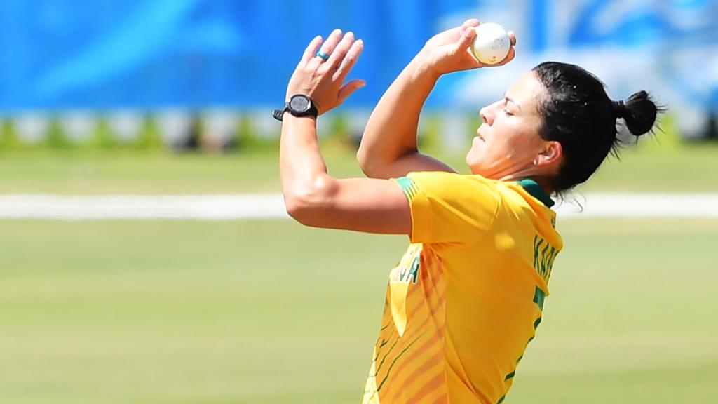 WomansT20's tweet photo. 4-0-16-4 🔥 

Superb figures from Marizanne Kapp in the @WomansT20 World Cup warm-up match between South Africa and Australia! 

#T20WorldCup #SAWvAUSW https://t.co/xLVFgMhxlH