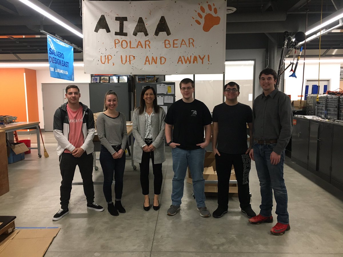 ONU #aiaa was excited to show NASA Senior Technologist Julie Grantier the competition aircraft! #eweek <a href="/ONU_JEC/">ONU JEC</a> <a href="/ONUEngineering/">ONU Engineering</a>
